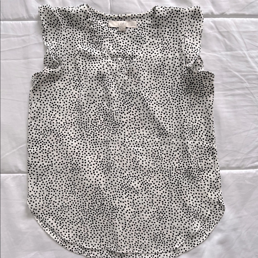 LOFT Spotted Sleeveless Blouse with Flutter Sleeves XXSP